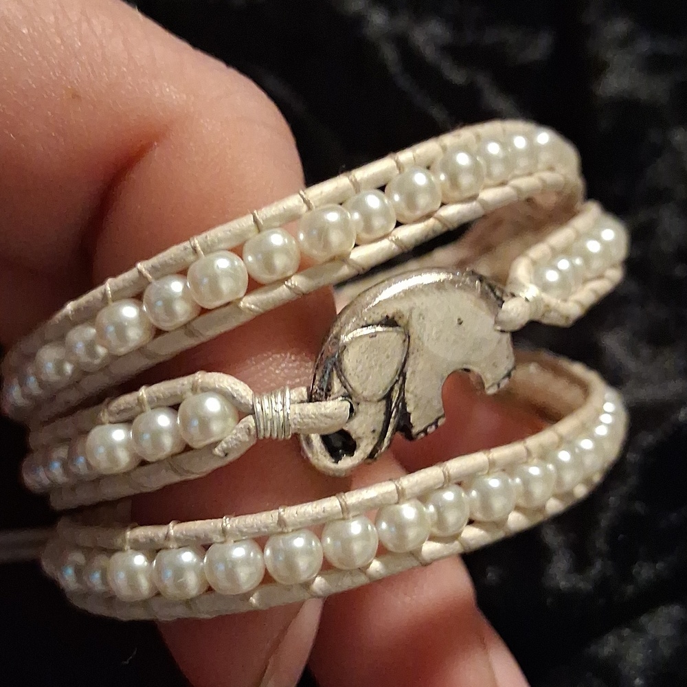 Nakamol Silver Elephant Cream Bead Bracelet